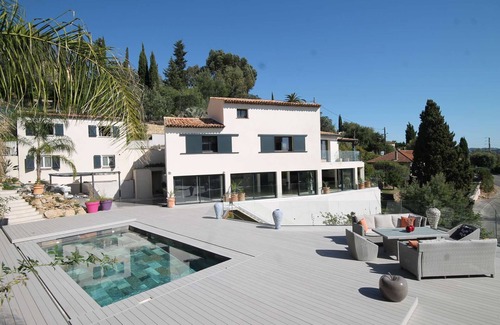 Mandelieu-La-Napoule Villa | Beautiful new villa with panoramic sea view