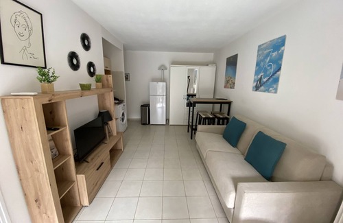 Mandelieu-La-Napoule Apartment | Beautiful 2-room apartment pool view park near sea Cannes