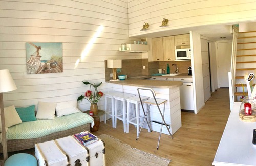 Saint-Palais-sur-Mer Apartment | Beautiful apartment direct access beach