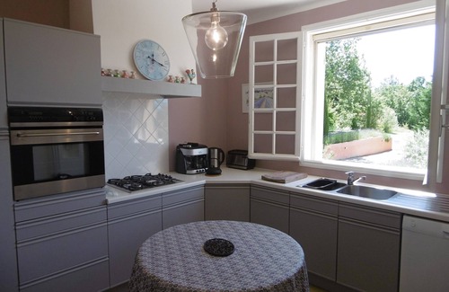 Saint-Saturnin-les-Apt Cottage | Beautiful charming gite, single storey for 7 people, pool, St Saturnin