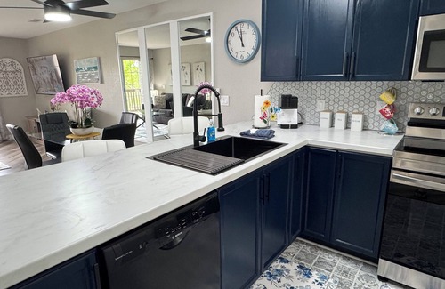 Table Rock Condo | BEAUTIFUL FULLY REMODELED WALK-IN 1 BEDROOM CONDO WITH FULL KITCHEN