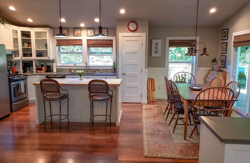 Netarts House | Beautiful Garden home by the Bay!