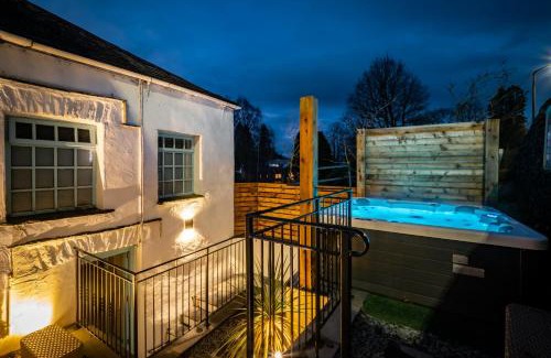 Bowness-on-Windermere House | Beautiful Grade 2 listed building - West Wing