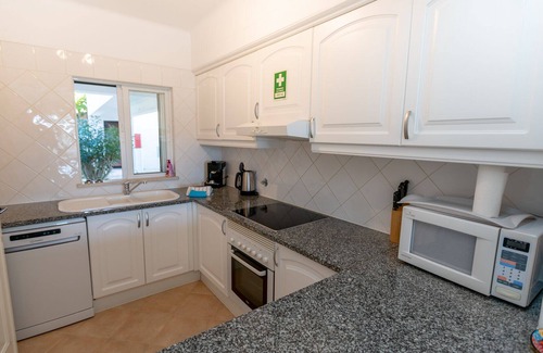Alpouvar Apartment | Beautiful Ground floor South Facing APT 2 bed 2 bath with Free WIFI Uk TV!
