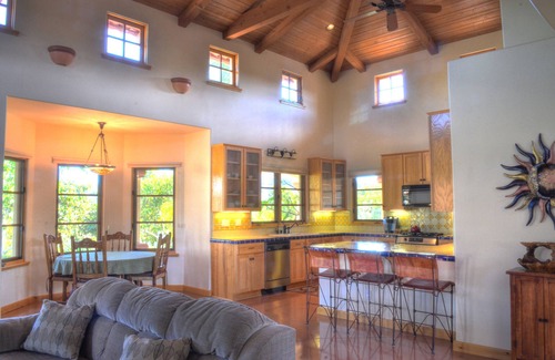 Simi Valley House | Beautiful Guest House with spectacular views of Hillside Avocado Orchards