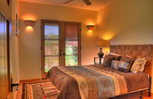 Simi Valley House | Beautiful Guest House with spectacular views of Hillside Avocado Orchards