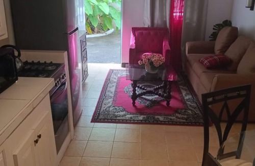 Tower Isle Bed & Breakfast | Beautiful hideaway one bedroom apartment