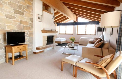 Maria Alm am Steinernen Meer Ski Chalet | Beautiful high quality Chalet, 500m from ski lifts, 6 nights half board catered
