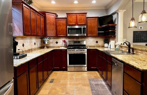 Hot Springs House | Beautiful Historic Home near Downtown Hot Springs!
