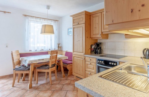 Alpbach Apartment | Beautiful holiday flat, 6 minutes to the ski lift