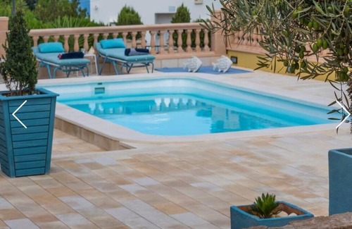 Badia Gran House | Beautiful Holiday Home “La Playita” with Pool, Terrace, Air Conditioning & WiFi; Parking Available in the Street, Pets Allowed