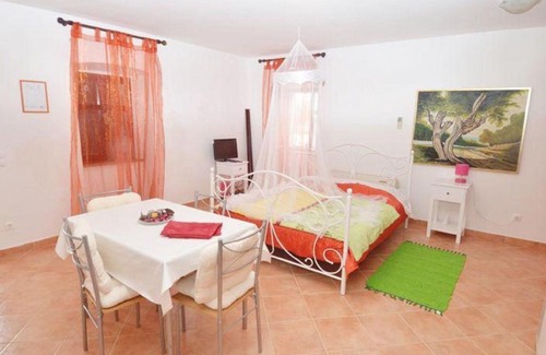 Krmed House | Beautiful Holiday Home in Rovinj with Private Terrace