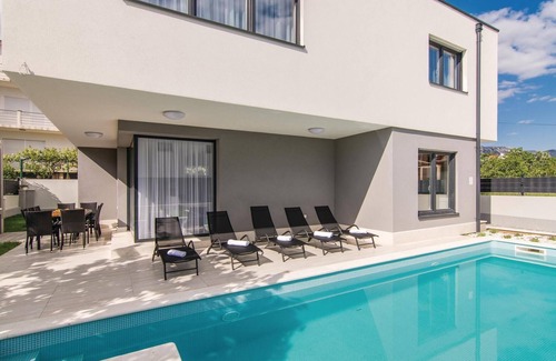 Kastel Kambelovac House | Beautiful home in Kastel Kambelovac