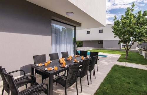 Kastel Kambelovac House | Beautiful home in Kastel Kambelovac