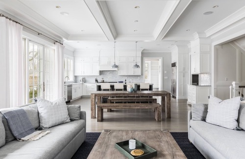 Southampton House | Beautiful Home, Backyard, Pool and Patio in Southampton