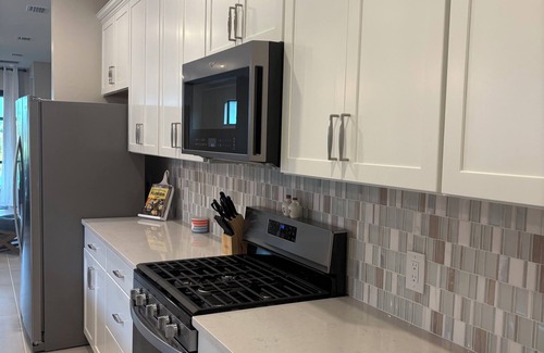 Nokomis House | Beautiful Home - Brand New - with Resort Lifestyle! 10 minutes from Siesta Key!