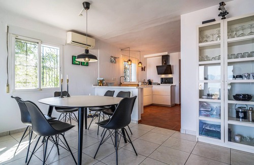 Almunecar House | Beautiful home in Almuñecar with WiFi