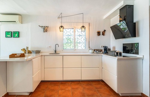 Almunecar House | Beautiful home in Almuñecar with WiFi