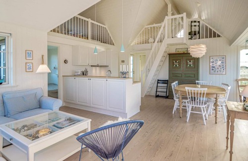 Blavand Strand House | Beautiful home in Blåvand with WiFi