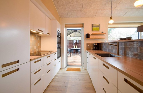 Hvidbjerg Strand House | Beautiful home in Børkop with WiFi