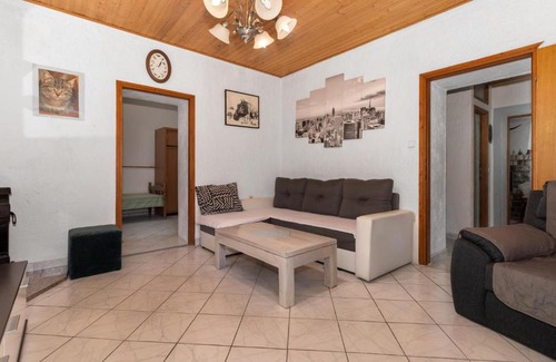 Bribir House | Beautiful home in Bribir with 3 Bedrooms, WiFi and Jacuzzi