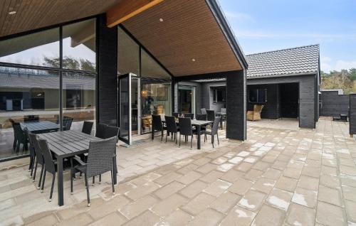 Sømarken House | Beautiful Home In Aakirkeby With Sauna