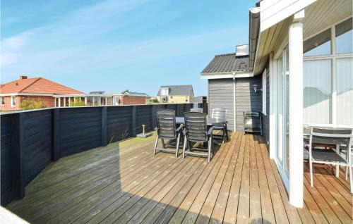 Lild Strand House | Beautiful Home In Frstrup With Wifi