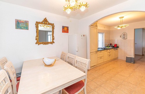 Businci House | Beautiful home in Okrug Gornji