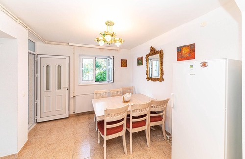 Businci House | Beautiful home in Okrug Gornji