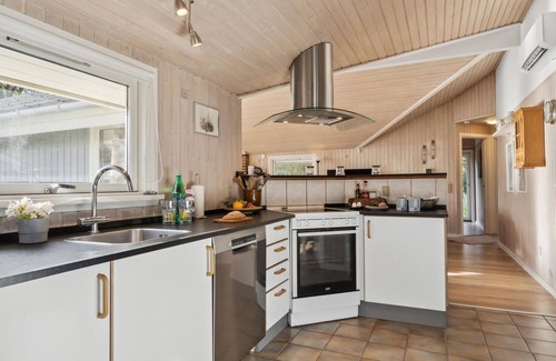 Østerskov House | Beautiful home in Humble with sauna