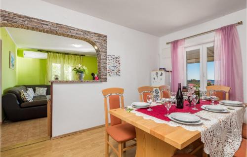 Jablanac House | Beautiful Home In Jablanac With Wifi