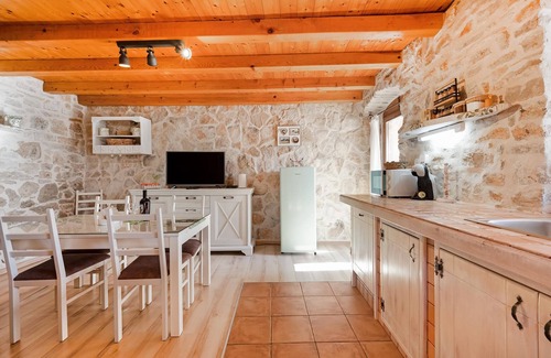 Sibenik House | Beautiful home in Konjevrate with WiFi