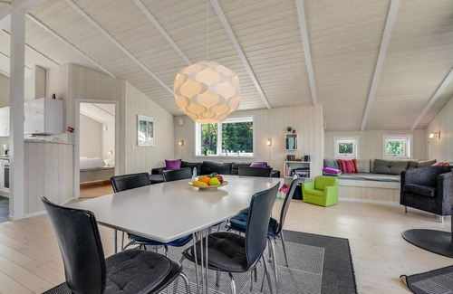 Trend House | Beautiful home in Løgstør with WiFi