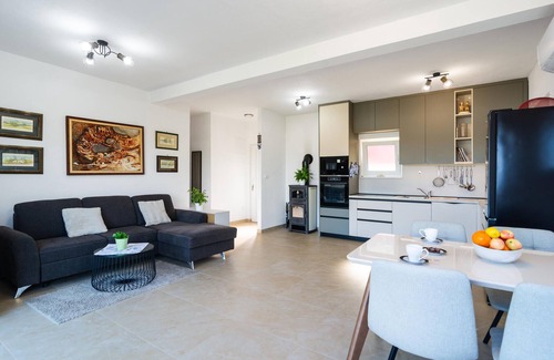 Necujam House | Beautiful home in Necujam with WiFi
