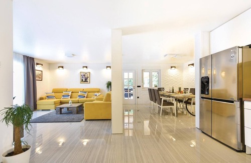 Zakucac House | Beautiful home in Omis with sauna