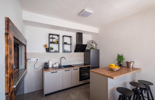 Polaca House | Beautiful home in Polaca with sauna