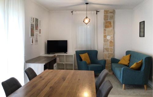 Posedarje House | Beautiful Home In Slivnica With Wifi