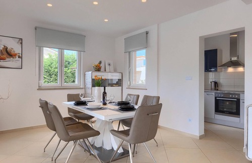 Jakovici House | Beautiful home in Tinjan