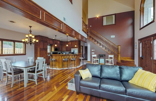 Hammondsport House | Beautiful home in protected cove on Keuka Lake with hot tub!