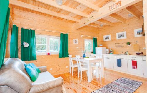 Ustka House | Beautiful Home In Ustka With Kitchen