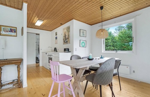 Hoensinge House | Beautiful home in Vig with WiFi