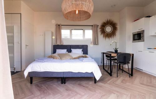Vinkeveen House | Beautiful Home In Vinkeveen With Sauna