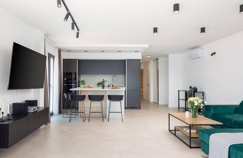 Zaboric House | Beautiful home in Zaboric with sauna