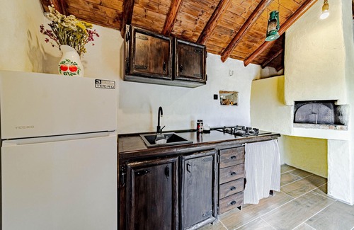 Zrnovo House | Beautiful home in Zrnovo with WiFi