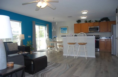 Liberty Village House | Beautiful home, lake front, private pool, free Wi-Fi