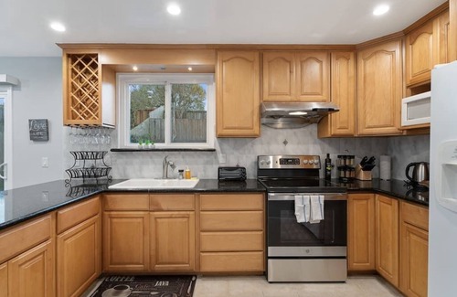 Pacifica House | Beautiful Home Near Beaches and QuietNeighborhood3