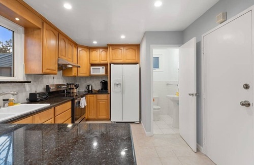 Pacifica House | Beautiful Home Near Beaches and QuietNeighborhood3