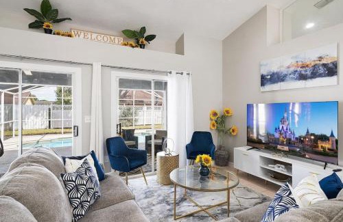 Briargrove House | Beautiful Home Near Disney with Heated Pool and Game Room