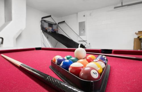Briargrove House | Beautiful Home Near Disney with Heated Pool and Game Room