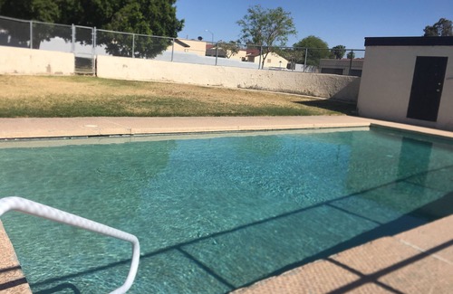 Yuma House | beautiful home Sleeps 8, but 6 comfortably
